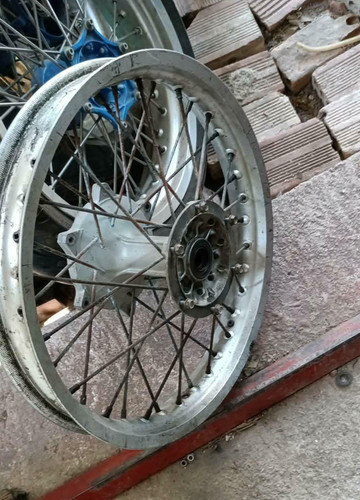 Rear wheel rim with - ,