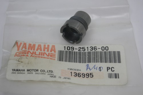 Speedo drive gear - drive, bush